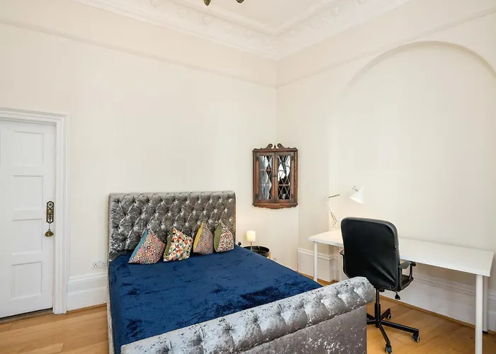 Four Beds By The Station