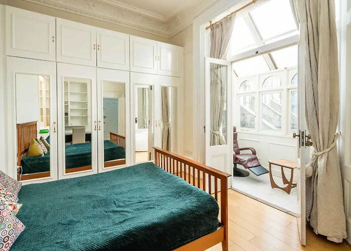 Four Beds By The Station