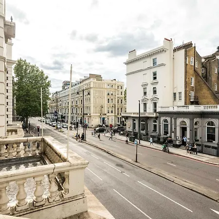 Four Beds By The Station Apartment London Exterior photo