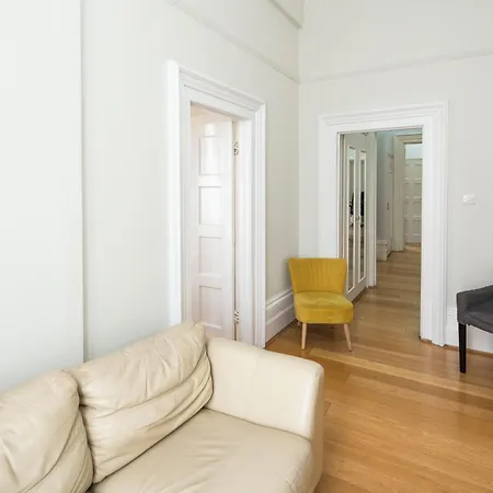 Four Beds By The Station Apartment London Exterior photo